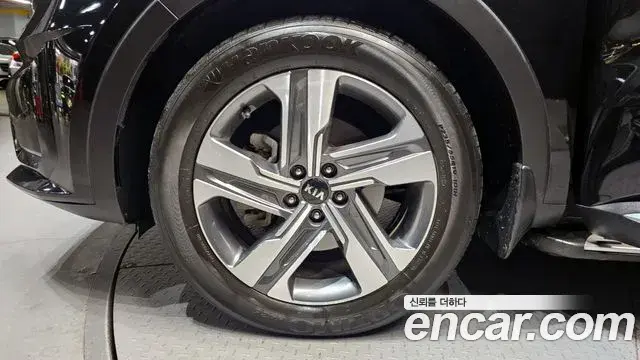 Kia Sorento 2021 — Фото 5/20
