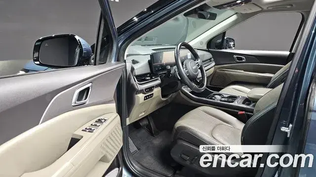 Kia Carnival 2024 — Photo 4/20