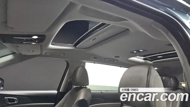 Kia Carnival 2024 — Photo 9/20