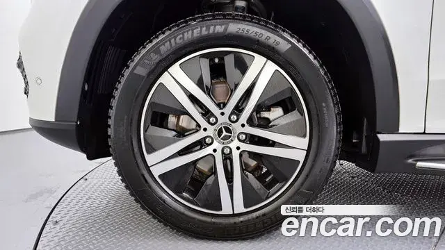 Mercedes-Benz GLE-Class 2019 — ფოტო 2/20