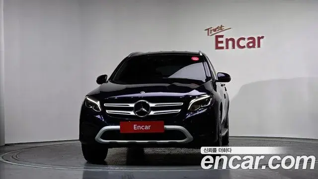 Mercedes-Benz GLC-Class 2018 — ფოტო 13/20