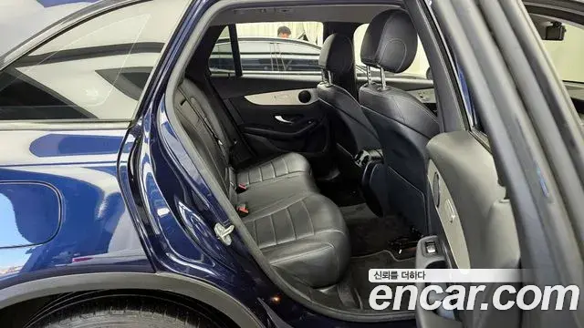 Mercedes-Benz GLC-Class 2018 — ფოტო 15/20