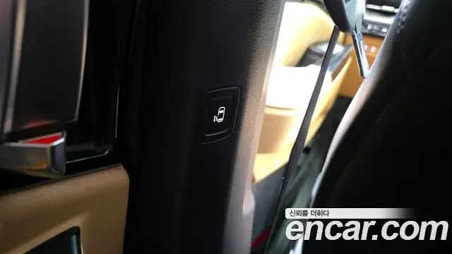 Kia Carnival 2023 — Фото 17/20
