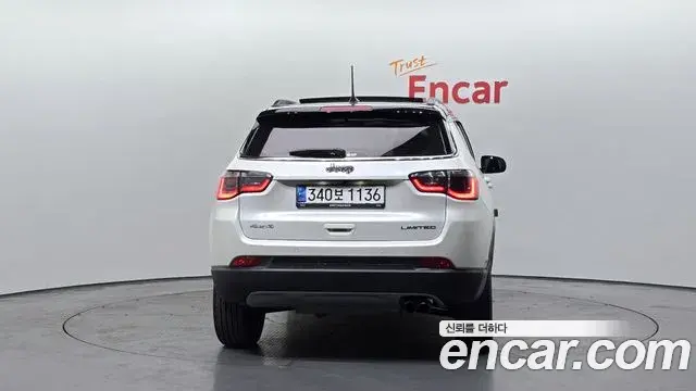 Jeep Compass 2020 — Фото 4/20