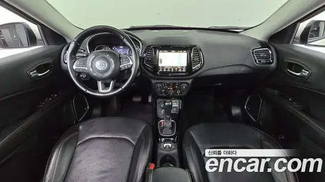 Jeep Compass 2020 — Фото 7/20
