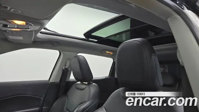 Jeep Compass 2020 — Фото 19/20