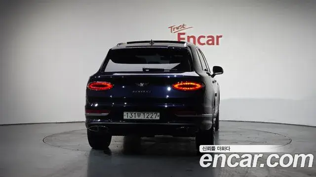 Bentley Bentayga 2022 — Şəkil 4/20