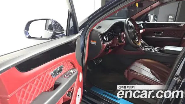 Bentley Bentayga 2022 — Şəkil 12/20