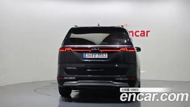Kia Carnival 2021 — Фото 4/20