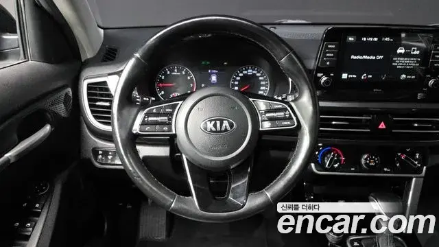 Kia Seltos 2020 — Photo 19/20
