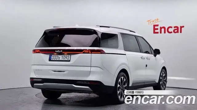 Kia Carnival 2023 — Фото 2/20