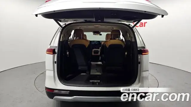 Kia Carnival 2023 — Фото 20/20
