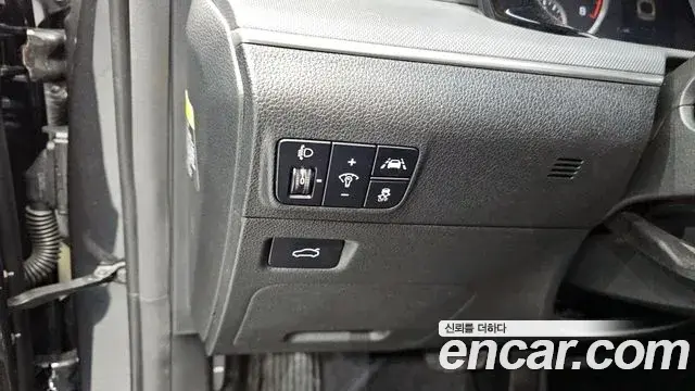 Kia K5 2019 — Photo 19/20