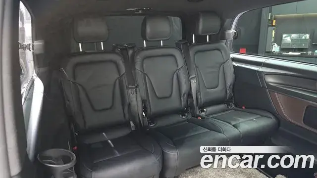 Mercedes-Benz V-Class 2018 — Şəkil 11/20