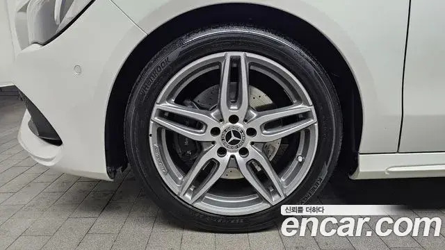 Mercedes-Benz CLA-Class 2018 — ფოტო 8/20