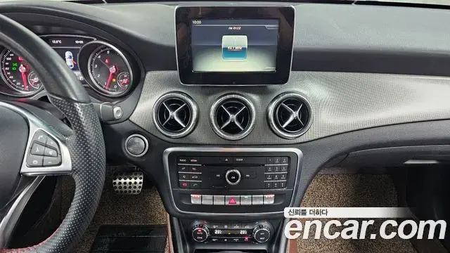 Mercedes-Benz CLA-Class 2018 — ფოტო 14/20