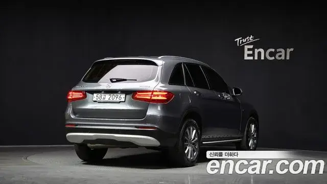 Mercedes-Benz GLC-Class 2018 — ფოტო 19/20