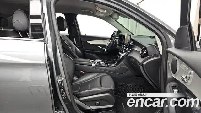 Mercedes-Benz GLC-Class 2018 — ფოტო 14/20