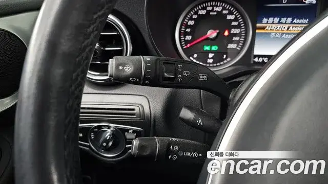 Mercedes-Benz GLC-Class 2018 — ფოტო 15/20