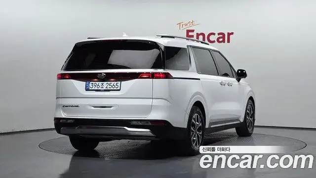 Kia Carnival 2020 — Фото 2/20