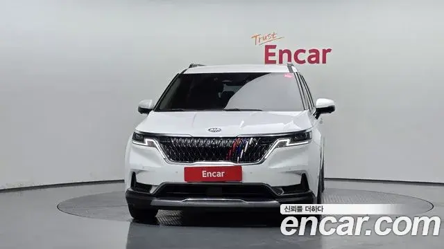 Kia Carnival 2020 — Фото 3/20
