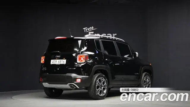 Jeep Renegade 2018 — Фото 2/20