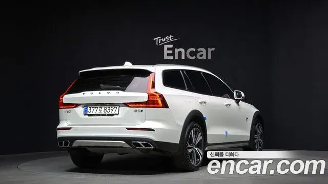 Volvo V60 Cross Country 2021 — ფოტო 11/20