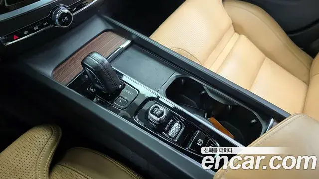Volvo V60 Cross Country 2021 — ფოტო 12/20
