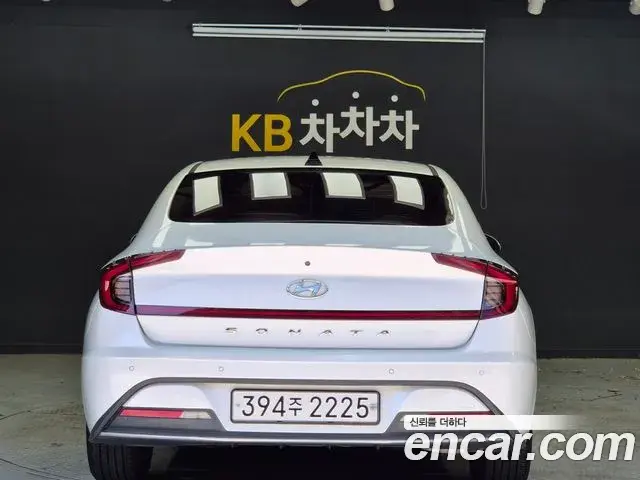 Hyundai Sonata Hybrid 2019 — Photo 19/20