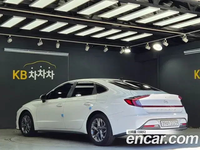 Hyundai Sonata Hybrid 2019 — Photo 14/20