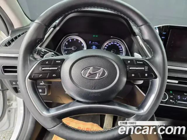 Hyundai Sonata Hybrid 2019 — Photo 10/20