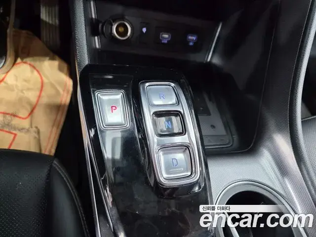 Hyundai Sonata Hybrid 2019 — Photo 17/20