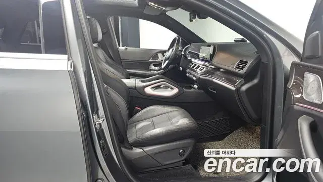 Mercedes-Benz GLE-Class 2021 — Фото 11/20