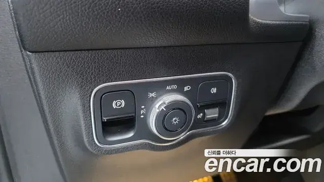 Mercedes-Benz GLB-Class 2022 — Photo 18/20