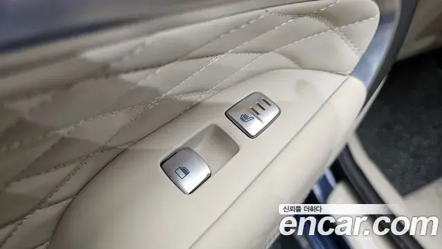 Genesis G70 2018 — ფოტო 13/20