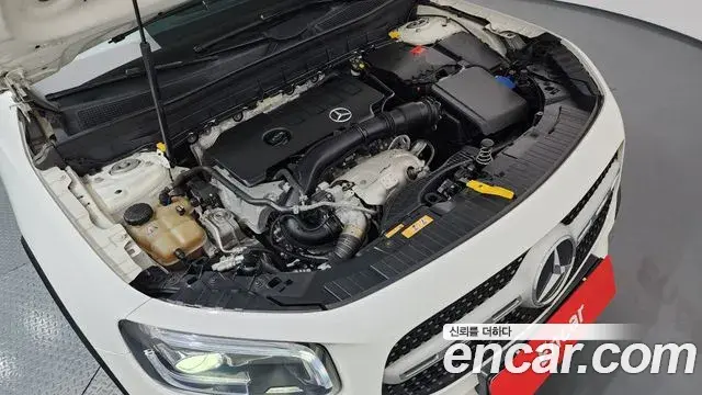 Mercedes-Benz GLB-Class 2021 — Photo 8/20