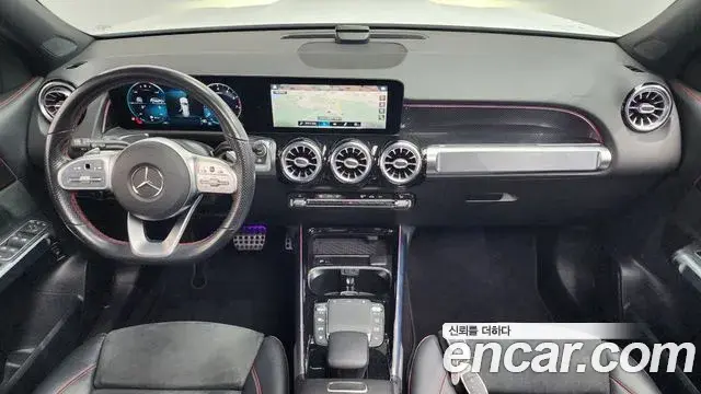 Mercedes-Benz GLB-Class 2021 — Photo 9/20