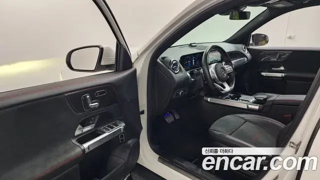 Mercedes-Benz GLB-Class 2021 — Photo 3/20