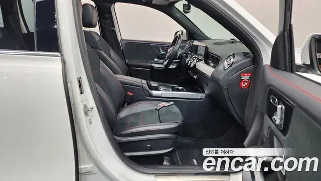 Mercedes-Benz GLB-Class 2021 — Photo 19/20