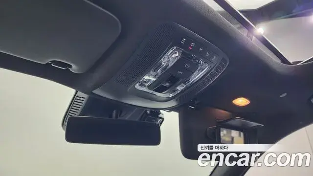 Mercedes-Benz GLB-Class 2021 — Photo 1/20