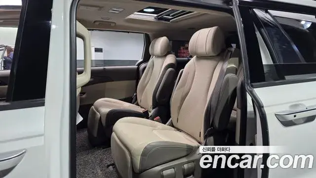 Kia Carnival 2021 — Şəkil 13/20
