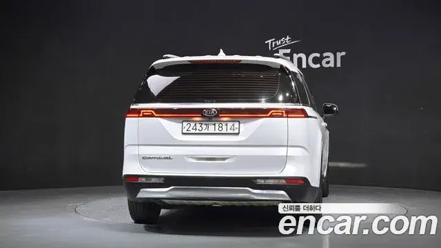 Kia Carnival 2021 — Фото 4/20