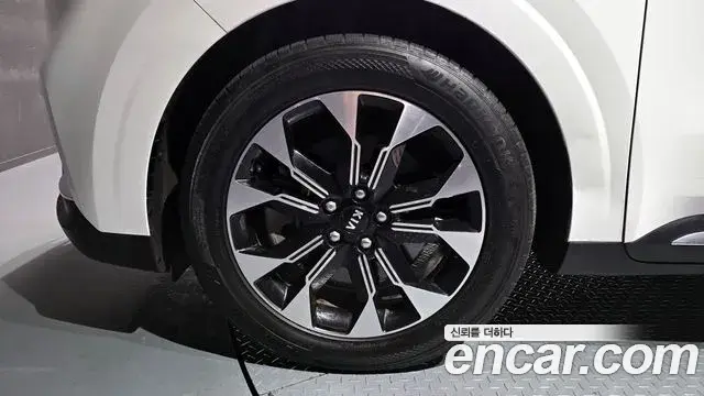 Kia Carnival 2021 — Фото 5/20