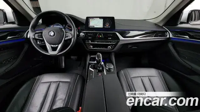 BMW 5 Series 2018 — Photo 9/20