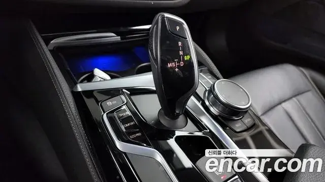 BMW 5 Series 2018 — Photo 14/20