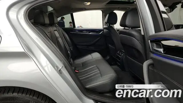 BMW 5 Series 2018 — Photo 20/20
