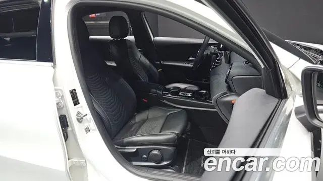 Mercedes-Benz A-Class 2020 — Şəkil 12/20