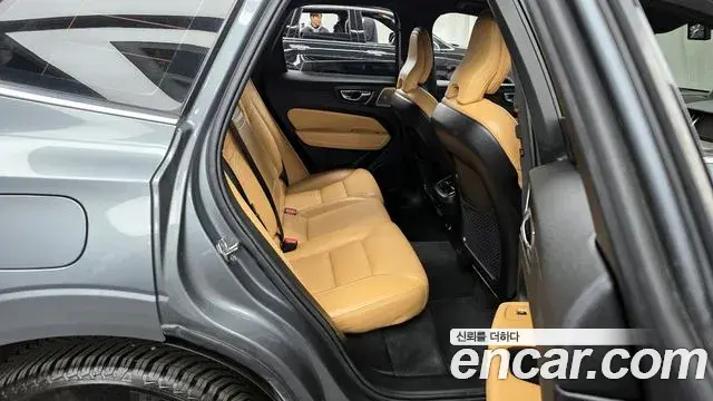 Volvo XC60 2020 — Şəkil 1/20