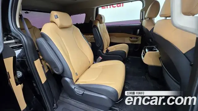Kia Carnival 2022 — Фото 19/20