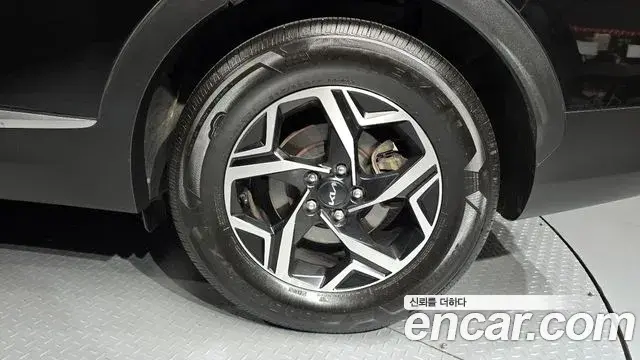 Kia Sportage 2021 — Photo 2/20
